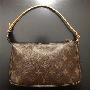 *SOLD* Louis Vuitton Monogram Pochette